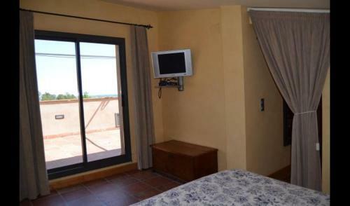 Villa In Porqueres Sleeps 2 With Pool And Air Con