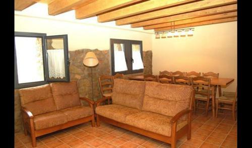 Ponts Villa Sleeps 8 With Pool