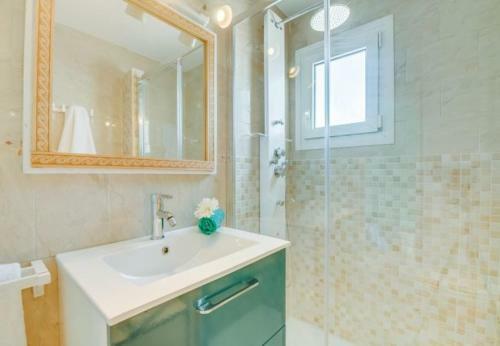 Portocolom Apartment Sleeps 4 With Air Con And Wifi