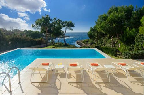 Portopetro Villa Sleeps 12 With Pool And Air Con