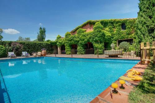 Pubol Villa Sleeps 8 Pool Wifi