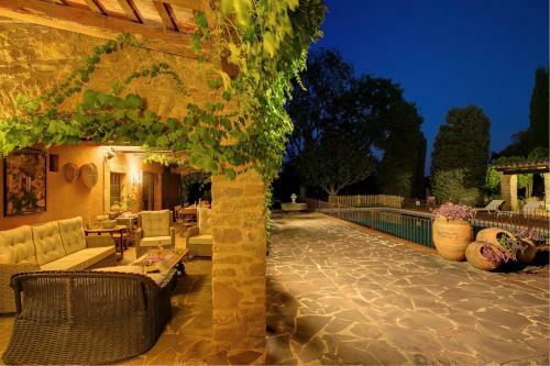 Pubol Villa Sleeps 8 Pool Wifi