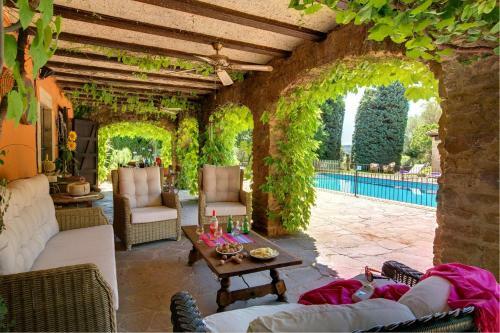 Pubol Villa Sleeps 8 Pool Wifi
