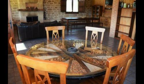 Prat de Comte Villa Sleeps 11 With Pool And Air Con