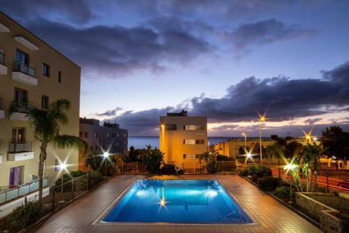 Oceanview Apartment *communal Pool *terrace