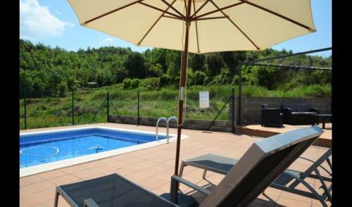 Puig-reig Villa Sleeps 8 With Pool