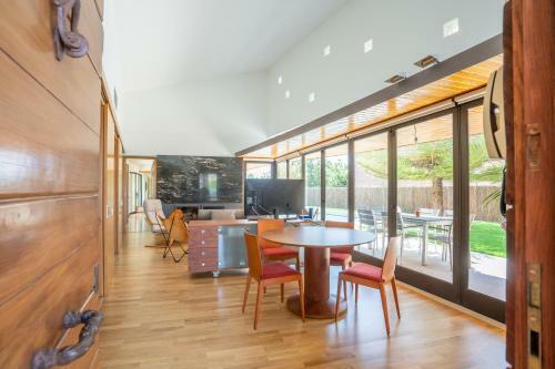 R106 Deluxe Villa In Roda de Bara
