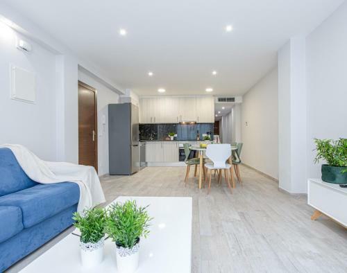 Central Apartment 50m Beach 1