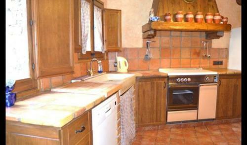 Rupit Villa Sleeps 11 With Pool