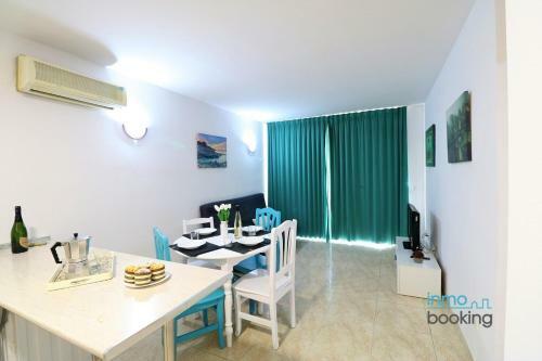 Apartamento Inmobooking Vancouver ,climatizado Y Con Piscina