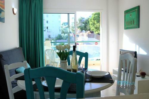 Apartamento Inmobooking Vancouver ,climatizado Y Con Piscina