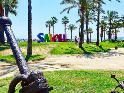 Quaint Apartment In Salou Near Sea Beach