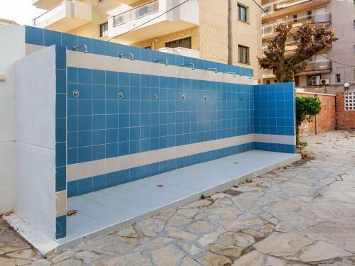 Quaint Apartment In Salou Near Sea Beach