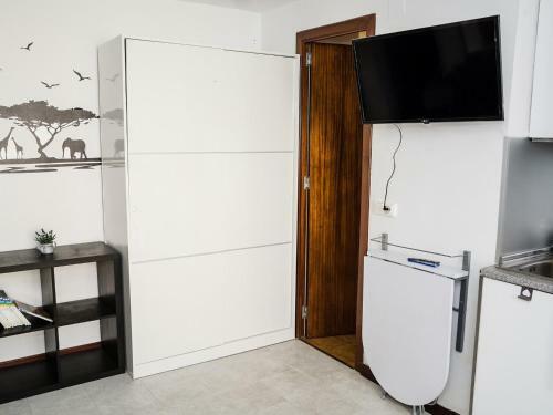 Quaint Apartment In Salou Near Sea Beach