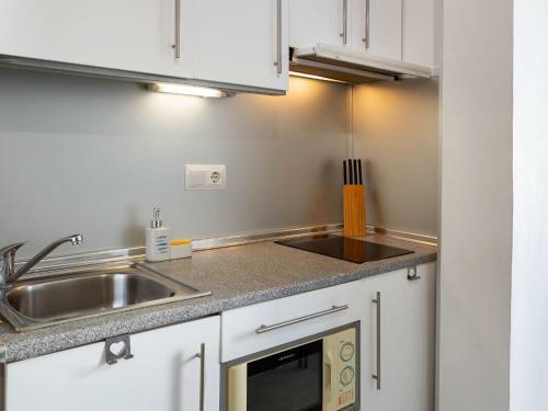 Quaint Apartment In Salou Near Sea Beach