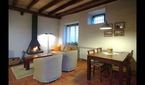Villa In Sant Andreu Salou Sleeps 4 With Pool And Air Con