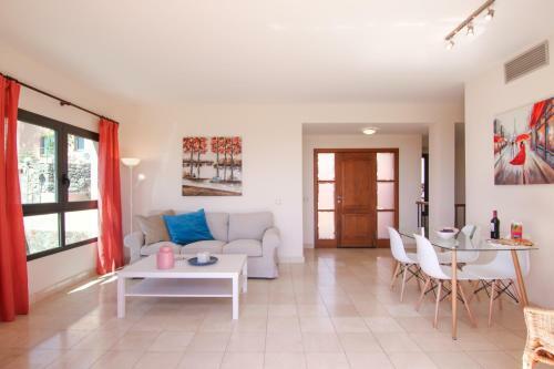 Salobre Villa, 5pax, Pool And Great Views