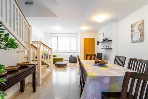 Flatguest San Fernando + 4bdr + Terrace + Parking