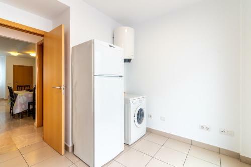 Flatguest San Fernando + 4bdr + Terrace + Parking