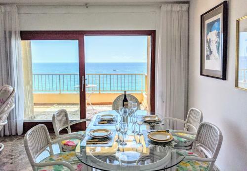 Beachfront Palamos Apartment