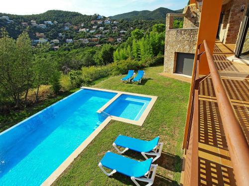Sant Antoni de Calonge Villa Sleeps 18 With Pool