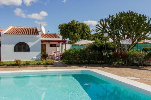 Flatguest Los Tunos +garden +pool +wifi
