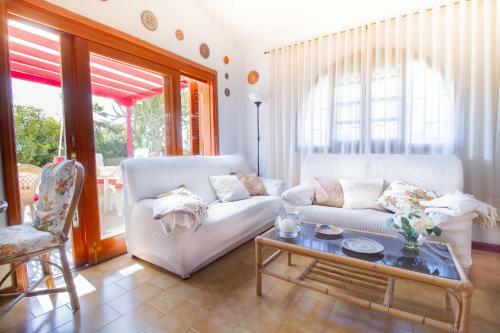 Flatguest Los Tunos +garden +pool +wifi