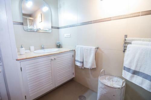 Flatguest Los Tunos +garden +pool +wifi
