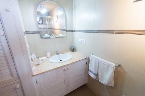 Flatguest Los Tunos +garden +pool +wifi