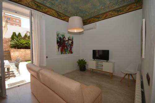 Casa Se�orial En El Centro Con Gran Patio