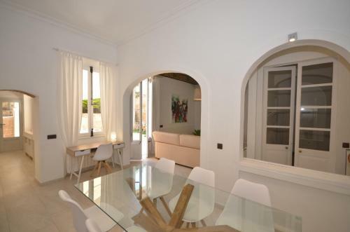 Casa Se�orial En El Centro Con Gran Patio