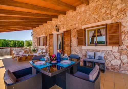 Sencelles Holiday Home Sleeps 4 With Pool Air Con And Wifi