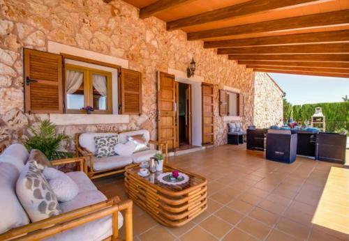 Sencelles Holiday Home Sleeps 4 With Pool Air Con And Wifi