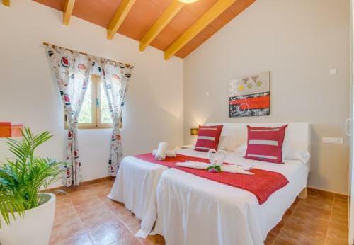 Sencelles Holiday Home Sleeps 4 With Pool Air Con And Wifi