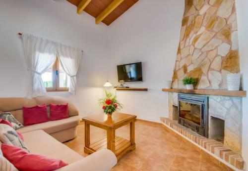 Sencelles Holiday Home Sleeps 4 With Pool Air Con And Wifi