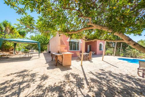 Exclusive Villa In Porroig