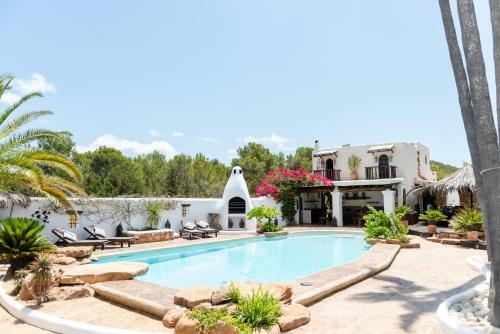 Unique Luxurious 7 Bed Villa & Cottage