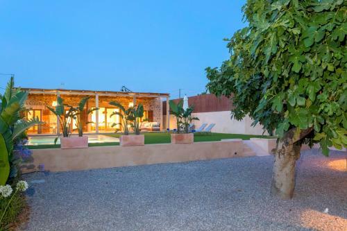 New! Villa Can Ginebra