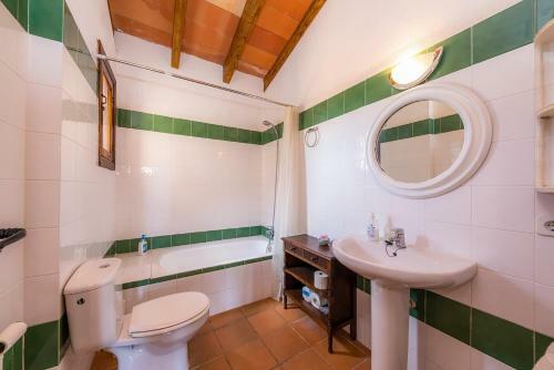 Discover Mallorca From This 4br Pool & Bbq