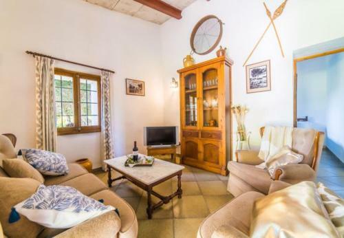 Sant Joan Holiday Home Sleeps 4 With Pool And Wifi