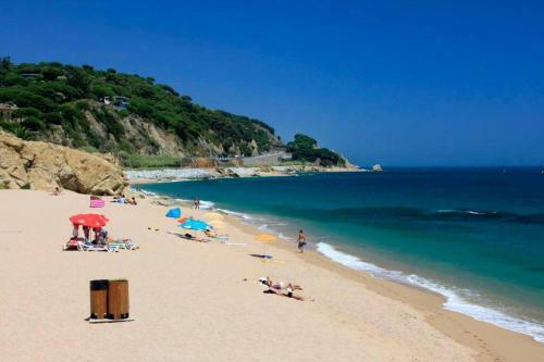 Ocean Views Villa With Large Garden In Sant Pol de Mar Shared Swimming Pools Ref Mrhas