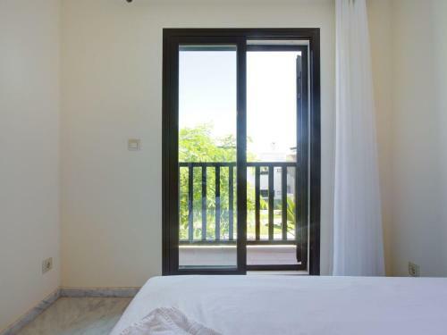 Spacious Apartment In San Roque With Swimming Pool