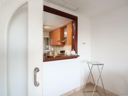 2305 - Luxury Villa With Sea View And Pools