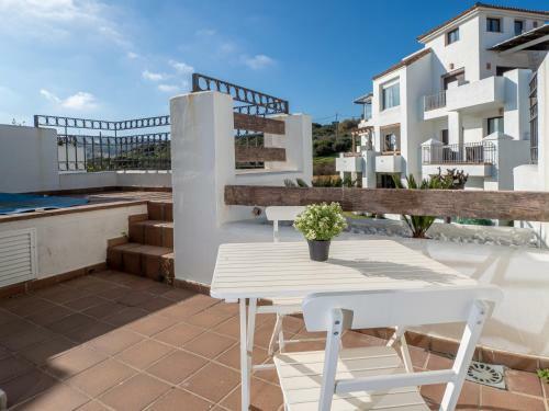 2305 - Luxury Villa With Sea View And Pools