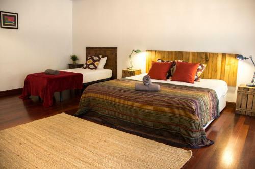 Central, Spacious And Authentic Family Apartment