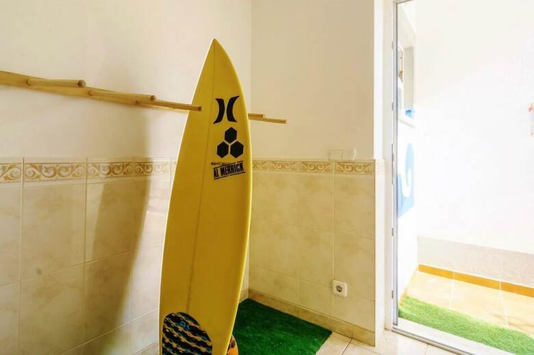 H2o Surfguide Hostel