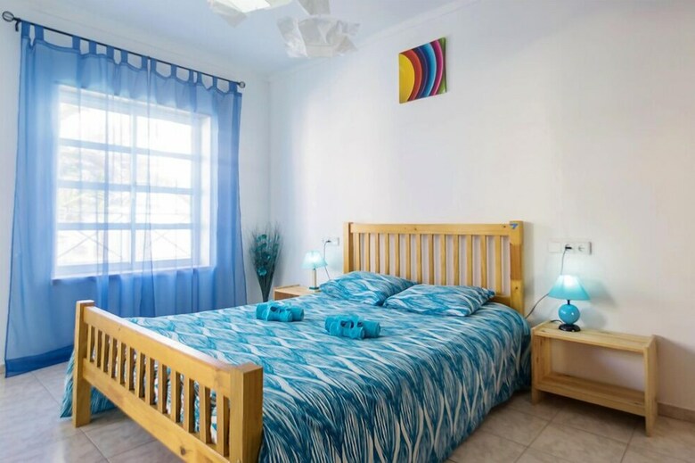 H2o Surfguide Hostel