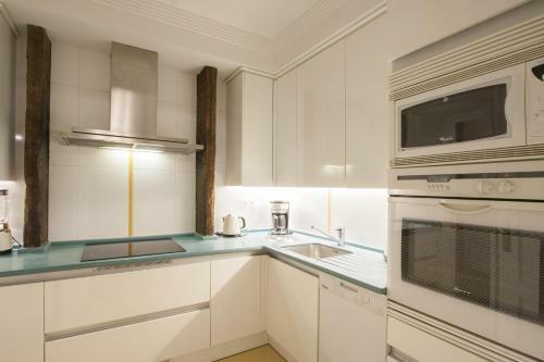 Bare By Oldtown Ss Apartments