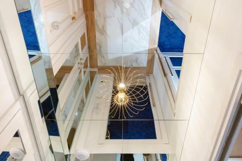 Luxurious Brand New Apartment!