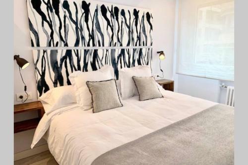 New Gorgeous Central Apartment - Beachfront - 3 Bd